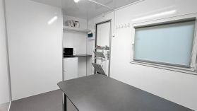 2700F612T222 Du darbo kambariai